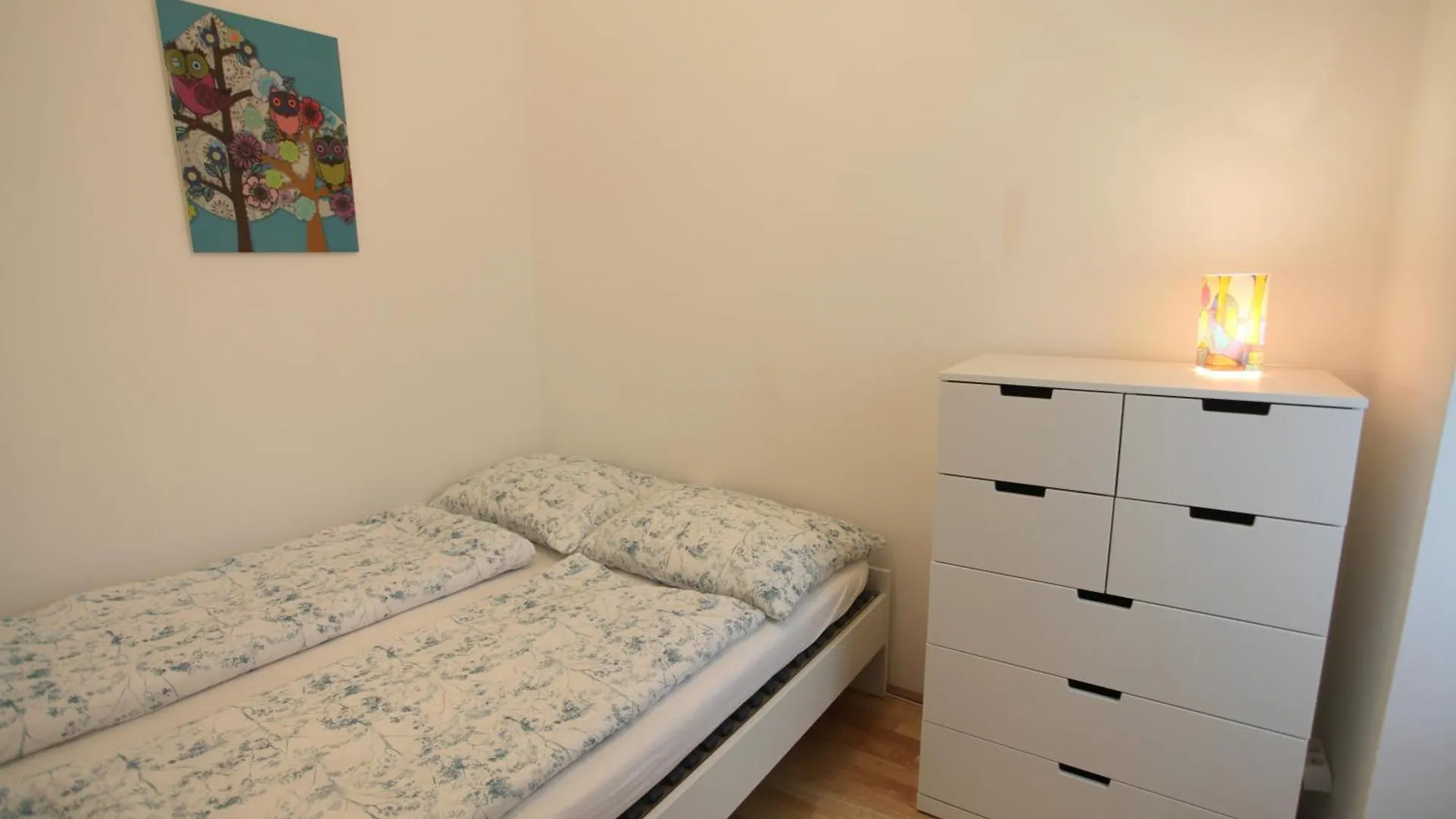 Apartment Moderne Altbauwohnung In Wien
