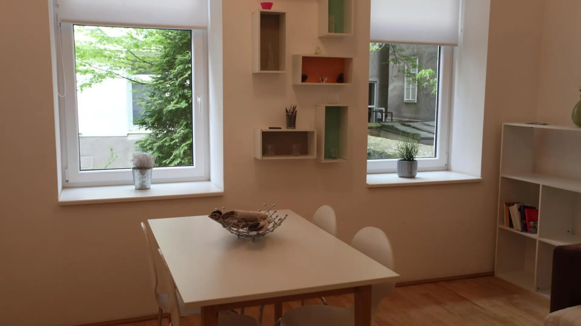 Moderne Altbauwohnung In Wien Apartment Vienna