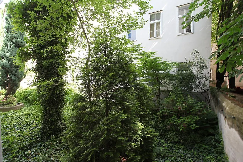 Moderne Altbauwohnung In Wien 0*, Vienna Austria